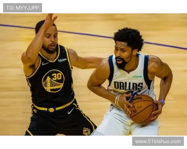勇士与湖人季前赛精彩回放分析及赛后亮点总结